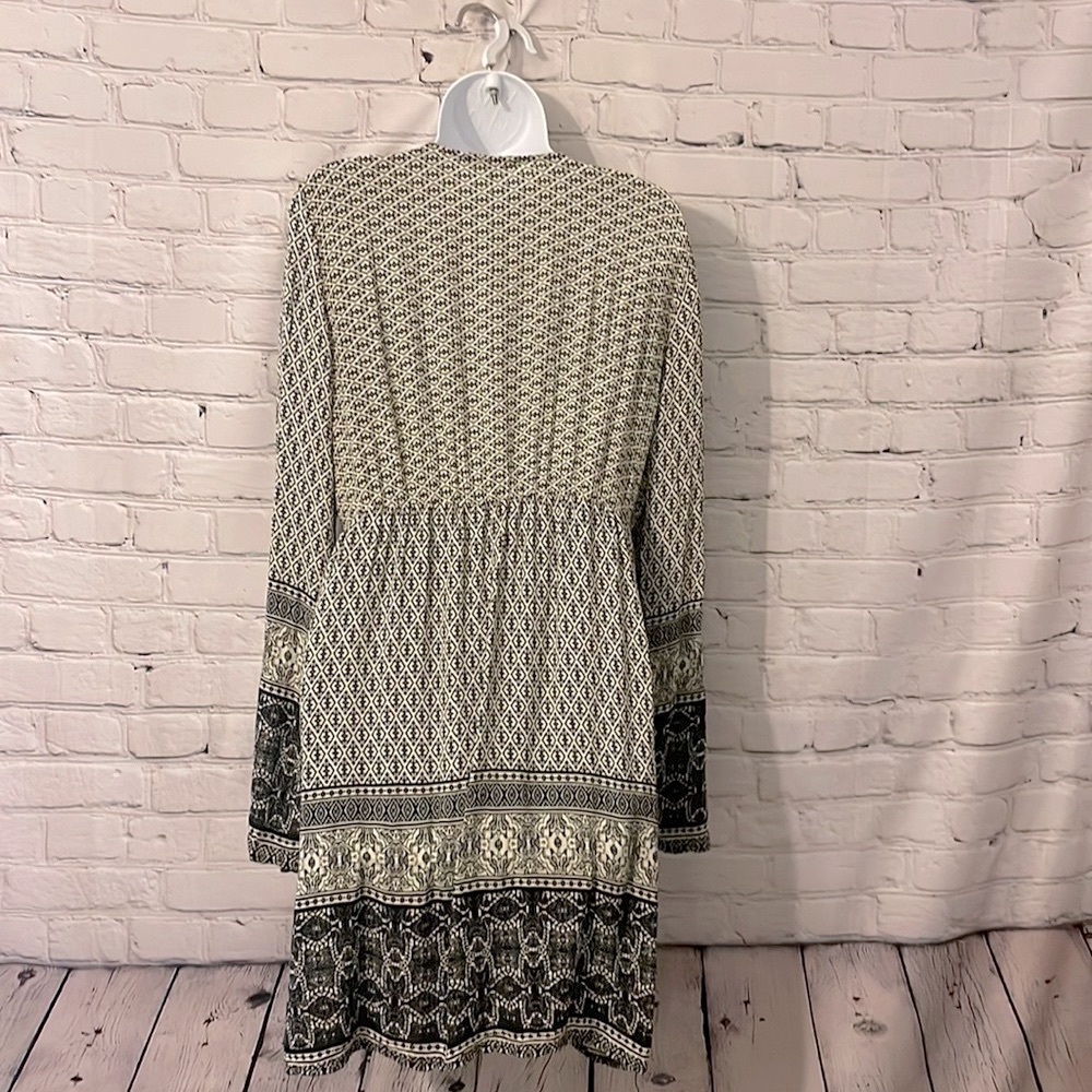 Charlotte Russe black and ivory mixed print boho Large - Picture 2 of 10